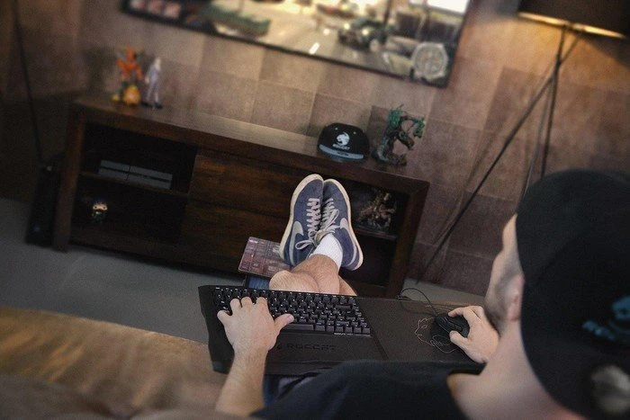 Roccat Sova MK Gaming Lapboard, schwarz, LED blau, TTC BROWN, USB, DE