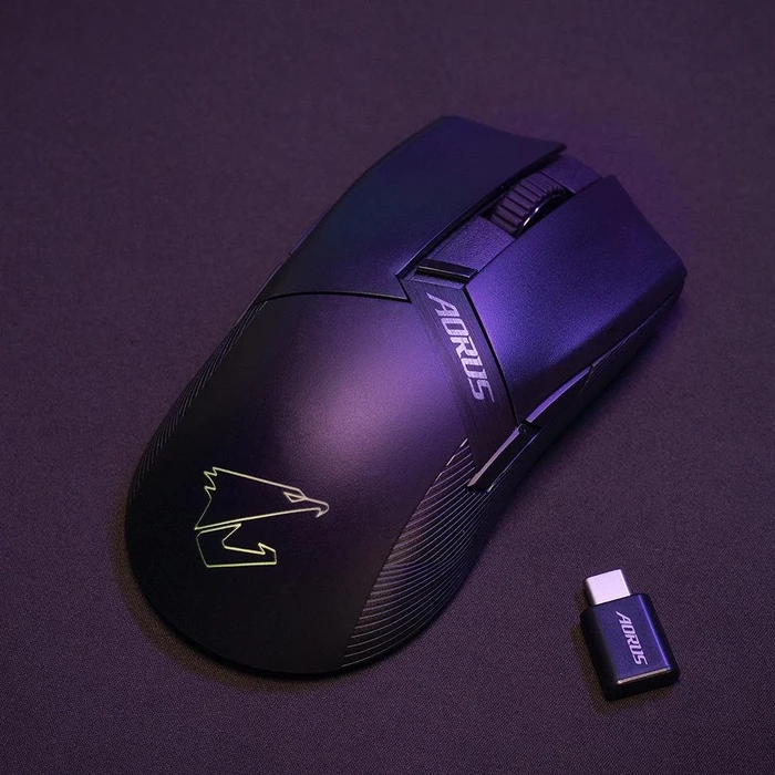 GIGABYTE AORUS M6 Wireless, USB