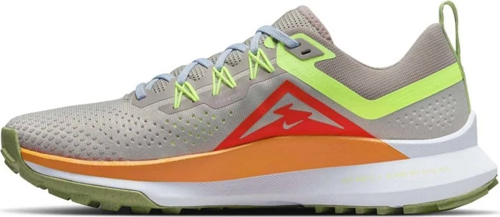 Nike React Pegasus Trail 4 light iron ore/cobblestone/football grey/volt (Herren)