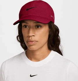 Nike Dri-FIT ADV Club unstrukturierte Tennis Kappe team red/pale ivory