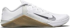 Nike Metcon 6 white/gum dark brown/grey fog/black (Herren)