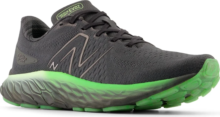 New Balance Fresh Foam X EVOZ v3 black/bleached lime glo/green punch (Herren)