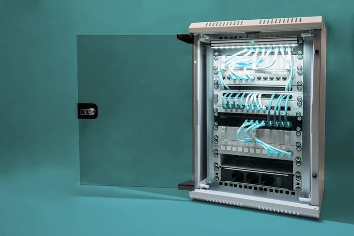 Digitus Komi-Wandgehäuse 19"/10" Wandschrank 10HE, Sicherheitsglastür, IP2X, grau, 350mm tief