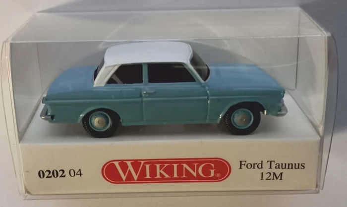 Wiking Ford Taunus 12M pastellblau mit weißem Dach