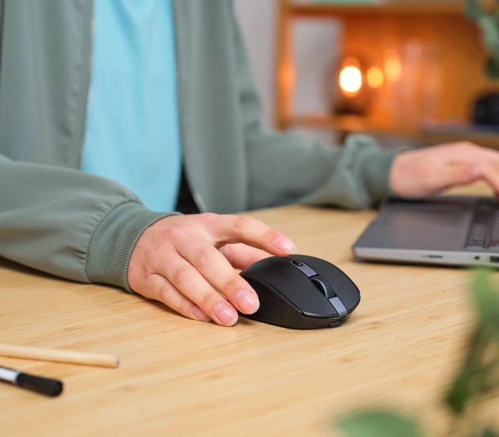 Trust Ozaa Compact Wireless Mouse schwarz, USB/Bluetooth