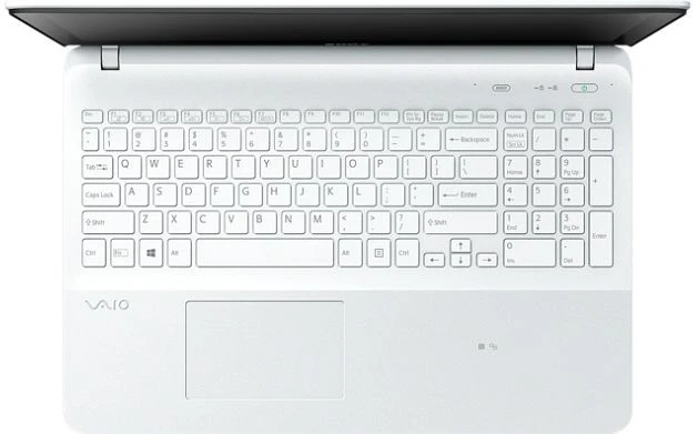 Sony Vaio Fit 15E, weiß, Pentium 987, 4GB RAM, 500GB HDD, GeForce GT 740M, DE