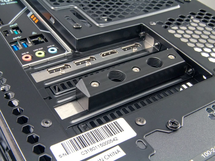 Watercool Gehäusedurchführung 1/4" auf 1/4" PCI-Slot