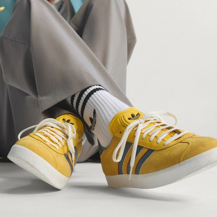 adidas Gazelle bold gold/none/pure ruby (Herren)