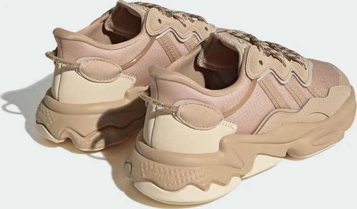adidas OZWEEGO magic beige/sand strata (Junior)