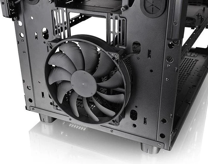Thermaltake Core X9 schwarz, Acrylfenster