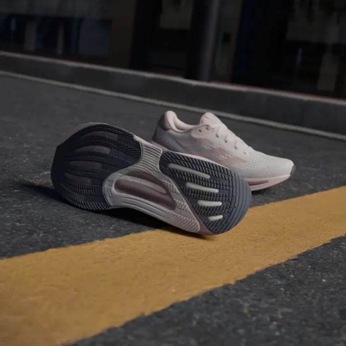 adidas Supernova Solution off white/sandy pink metallic/sandy pink (Damen)