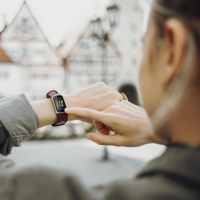 Hama Ersatzarmband für Fitbit Charge 5 Silikon grau/rot