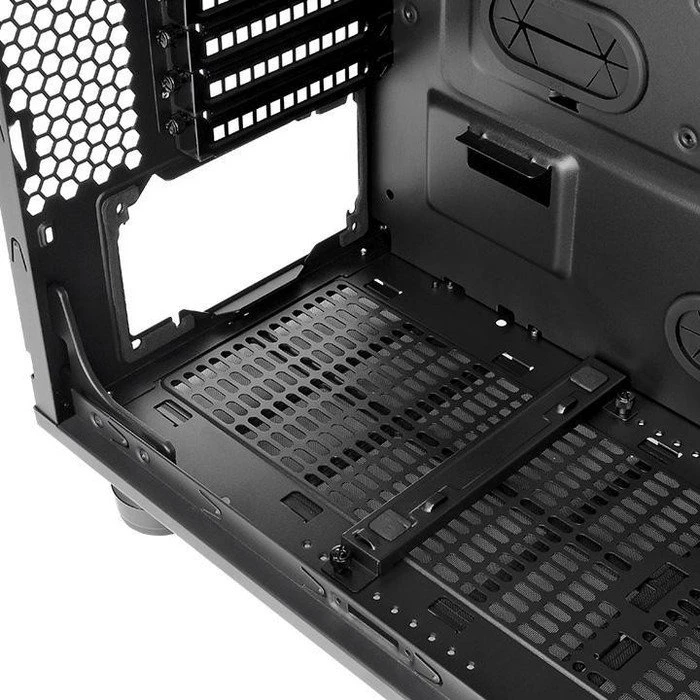 Thermaltake Suppressor F51, schallgedämmt