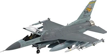 Tamiya F-16CJ Fighting Falcon mit Zurüstteilen