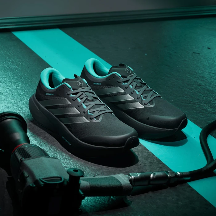 adidas Supernova Rise 3 Mercedes AMG Petronas F1 Team core black/silver metallic/semi mint rush (Herren)