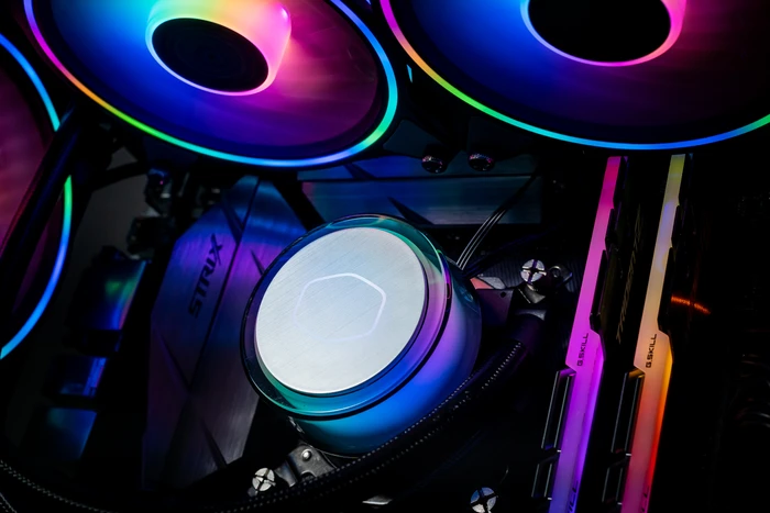 Cooler Master MasterLiquid ML240 Illusion