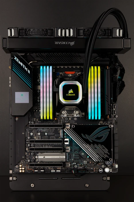 Corsair Force Series MP600 Core 2TB, M.2 2280 / M-Key / PCIe 4.0 x4, Kühlkörper