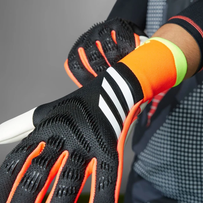 adidas Predator Pro Torwarthandschuhe black/solar red/solar yellow