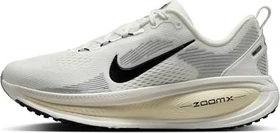 Nike Vomero 18 summit white/coconut milk/black (Herren)