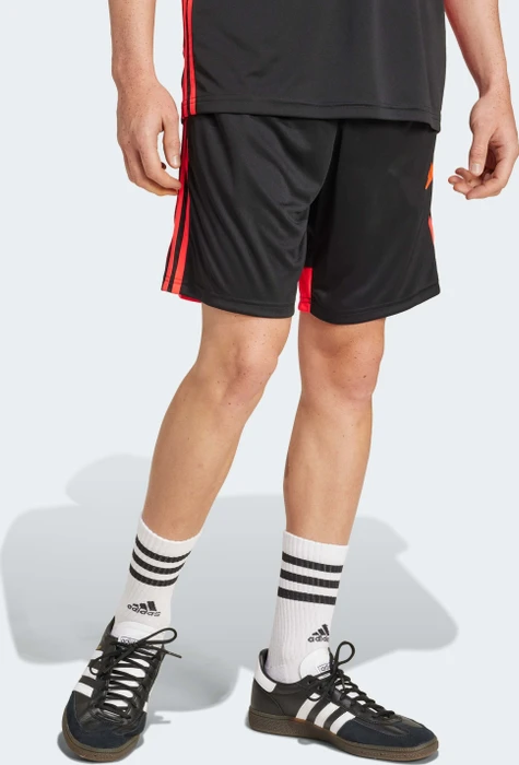 adidas Tiro 25 Essentials Trainingshose kurz black/lucid red (Herren)