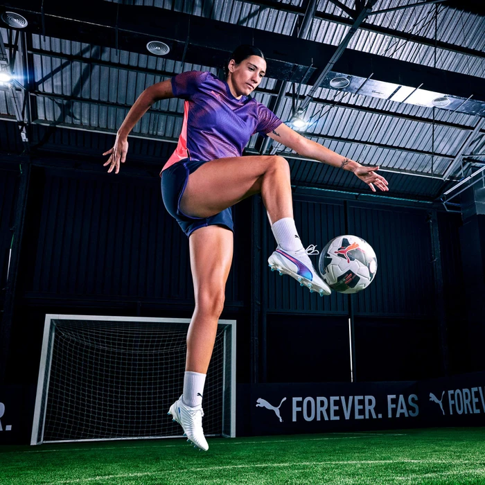 Puma King Ultimate FG/AG puma white/bluemazing/flat light gray/sunset glow (Damen)
