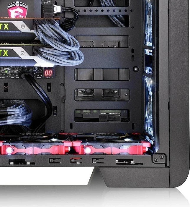 Thermaltake Core V41, Acrylfenster