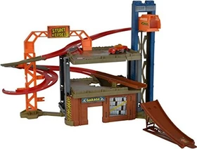 Majorette Stunt Heroes Jump n' Bump Factory + 1 Auto