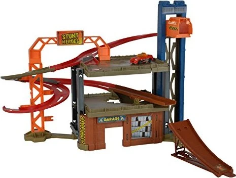 Majorette Stunt Heroes Jump n' Bump Factory + 1 Auto