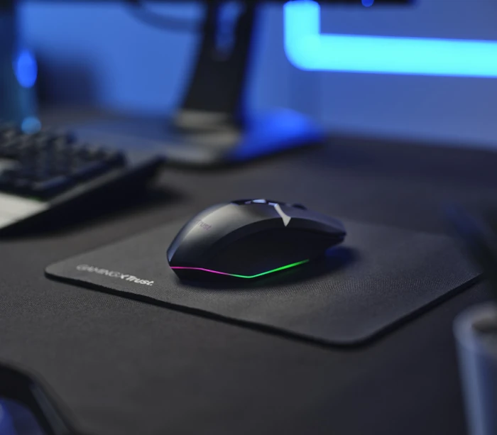 Trust Gaming GXT 112 Felox Wireless Gaming Mouse & Mauspad, schwarz, USB