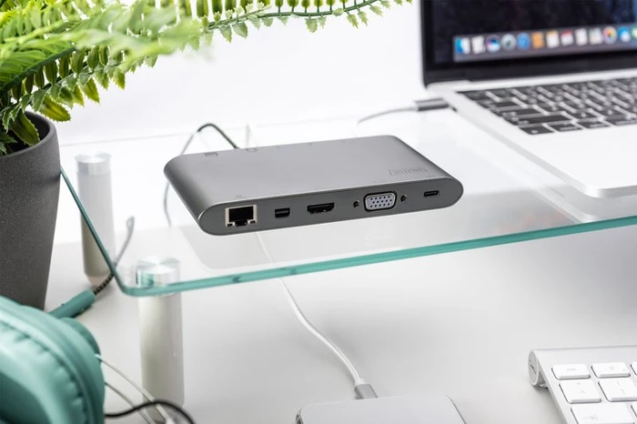 Digitus Universal Docking Station grau, Multiport, USB-Hub, Dual-Slot-Cardreader, USB-C 3.0 [Stecker]