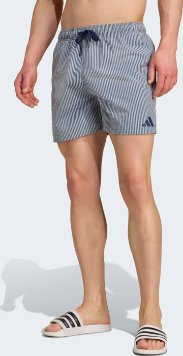 adidas Seersucker Gestreift 5 Zoll Badeshorts wonder white/preloved ink (Herren)
