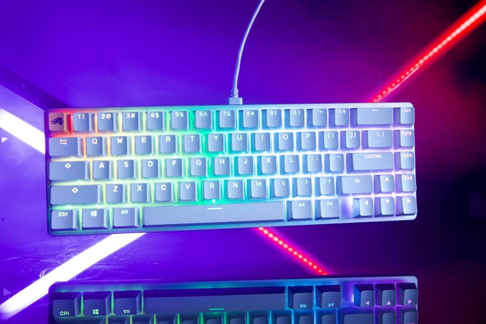 Glorious GMMK 2 Compact, 65%, weiß, LEDs RGB, Glorious Fox Linear, USB, UK