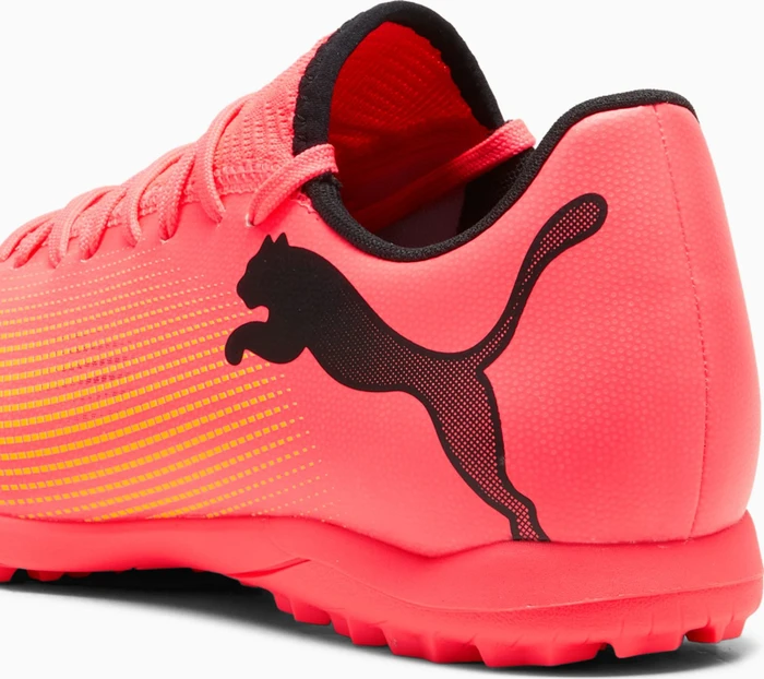 Puma Future 7 Play TT sunset glow/puma black/sun stream