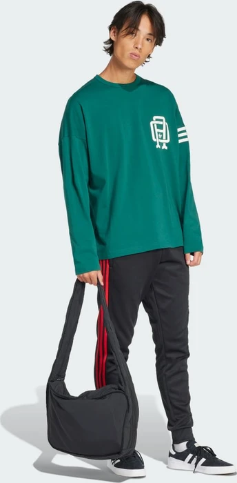 adidas Adicolor Classics SST Trainingshose lang black/better scarlet (Herren)