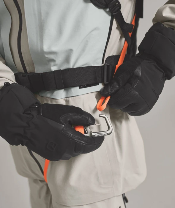 Ortovox Avabag Litric Freeride 18 black raven