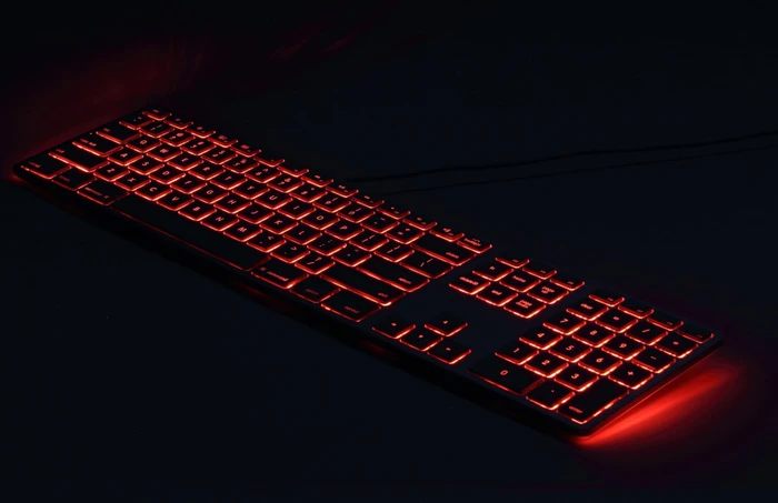 Matias RGB Wired Aluminium Mac Keyboard, schwarz, USB, US