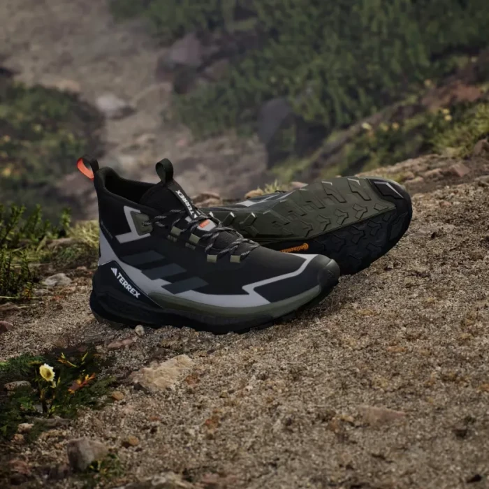adidas Terrex Free Hiker 2.0 GTX core black/carbon/olive strata (Herren)