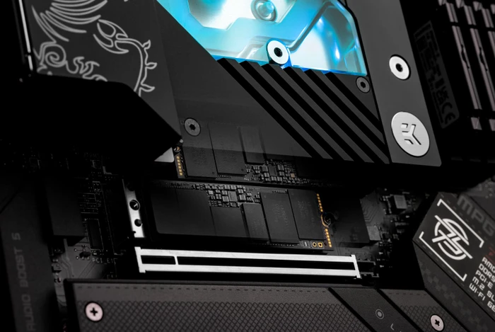 MSI MPG X670E Carbon EK X (AMD AM5)