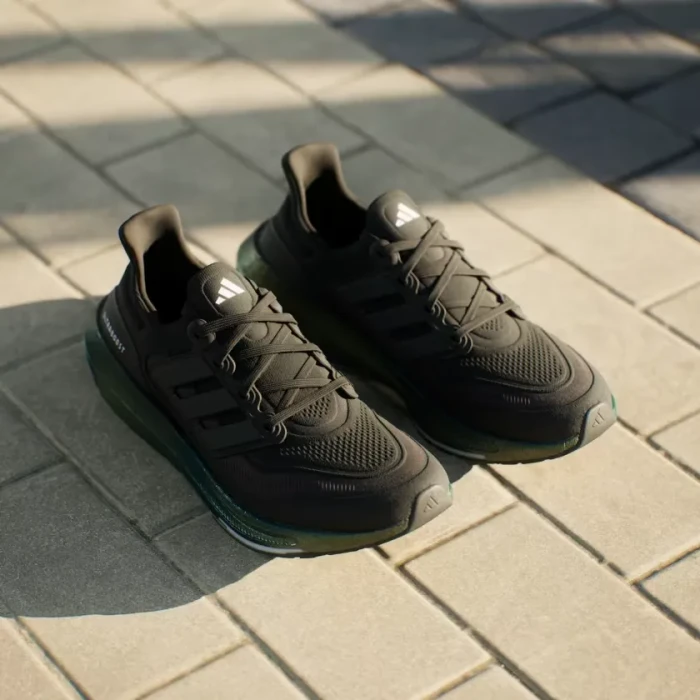 adidas Ultraboost Light core black/carbon/cloud white