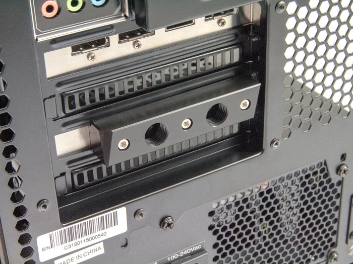 Watercool Gehäusedurchführung 1/4" auf 1/4" PCI-Slot