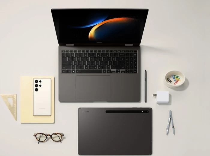 Samsung Galaxy Book3 Pro 360, beige, Core i7-1360P, 16GB RAM, 1TB SSD, DE