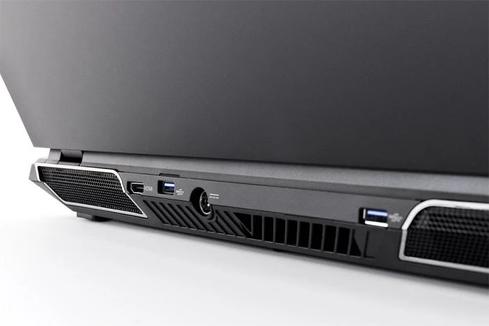 Schenker XMG P723-9EP Pro, Core i7-4700MQ, 16GB RAM, 120GB SSD, 1TB HDD, 2x Radeon HD 8970M, DE