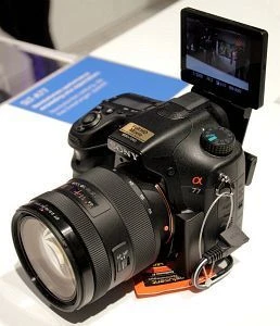 Sony Alpha 77 mit Objektiv 16-50mm 2.8 DT SSM