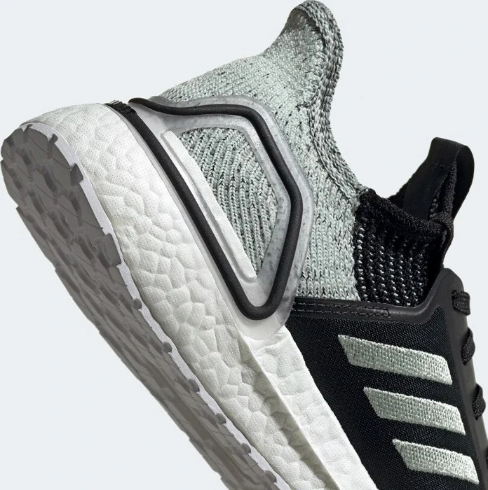 adidas Ultraboost 19 core black/linen green/ash green (Damen)