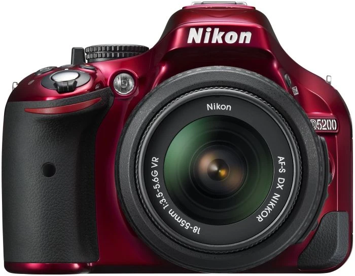 Nikon D5200 rot mit Objektiv AF-S DX 18-55mm 3.5-5.6 G VR