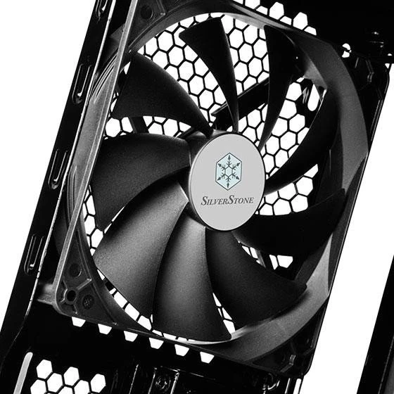 SilverStone Primera PM01 titanium, Acrylfenster