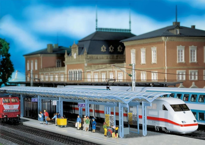 Faller 2 ICE-Bahnsteige