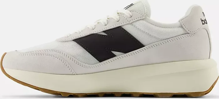 New Balance 370 sea salt/black cement