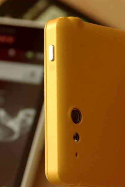 Sony Xperia go gelb