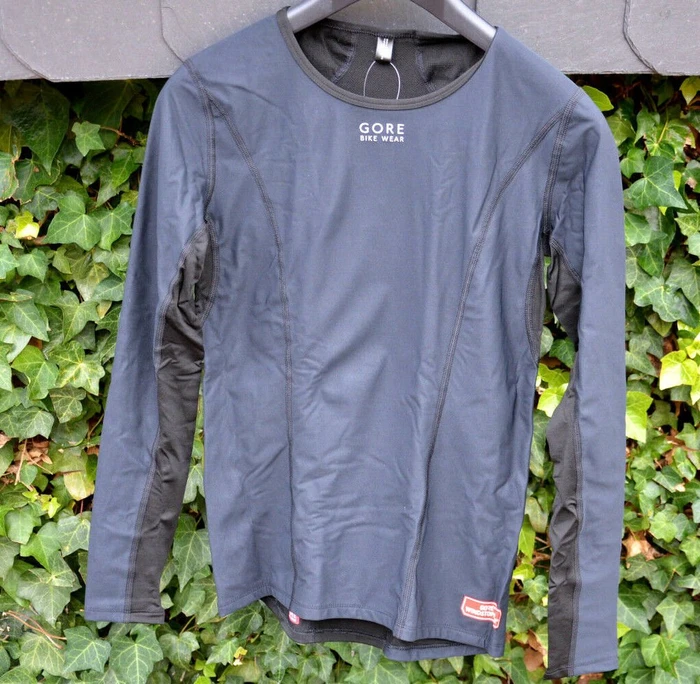 Gore Wear Base Layer Windstopper Thermo Funktionsshirt langarm schwarz (Damen)